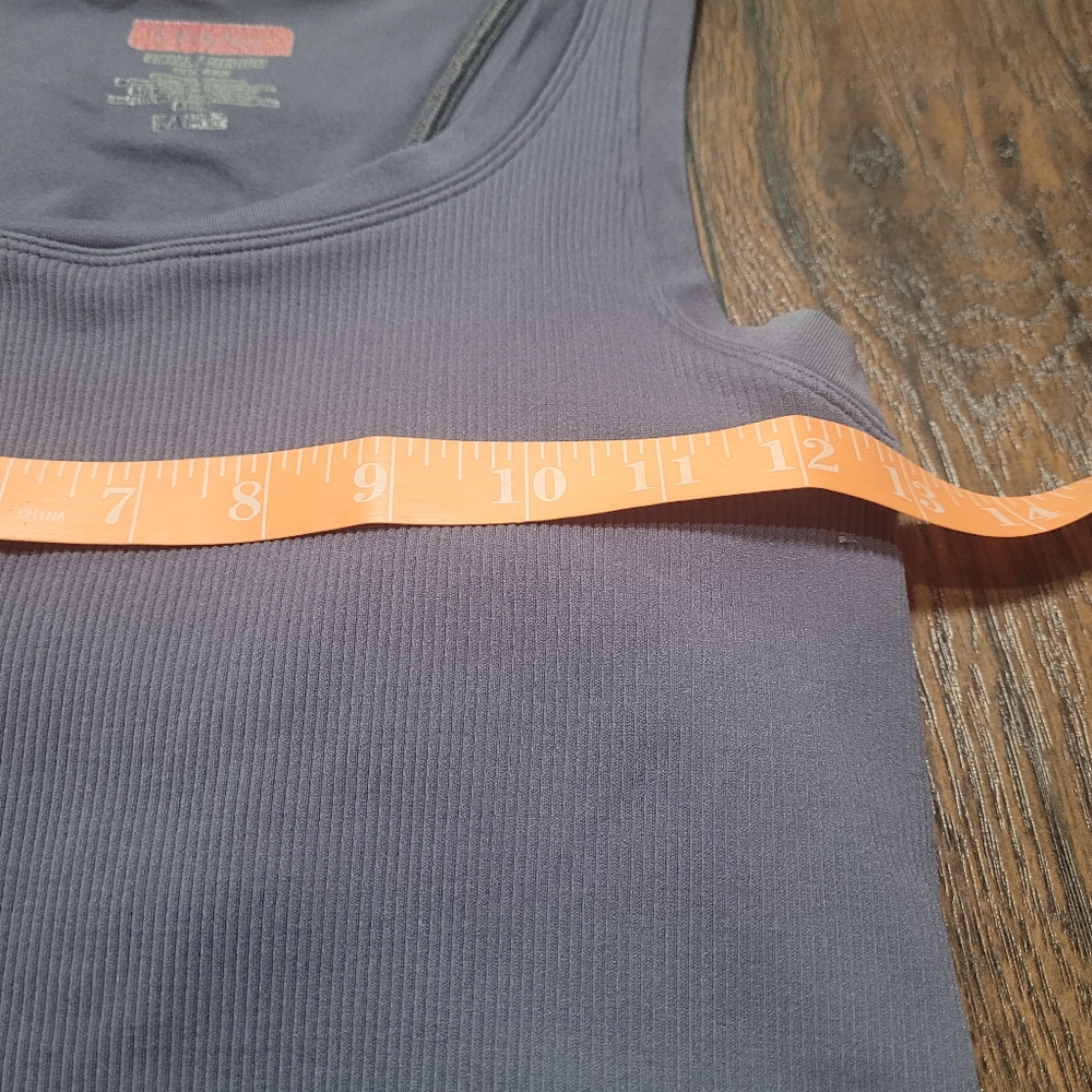 Spanx Ribbed Racer Back Tank Top size S/M - Picture 6 of 8